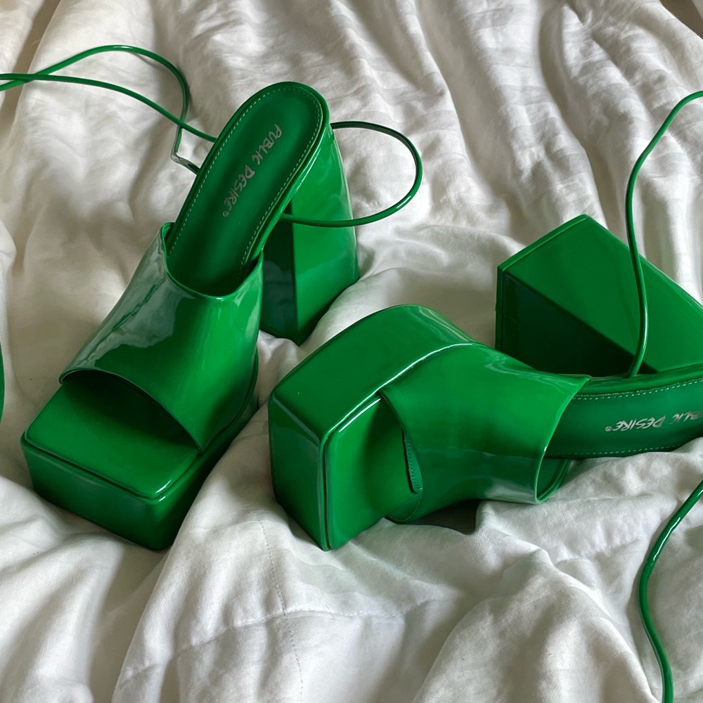 like new retro green platform chunky heels women’s us size 7 / eu 38